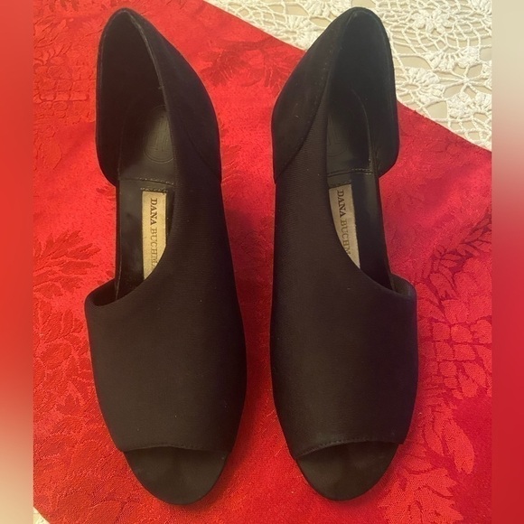 Dana Buchman Pira Black Wedge Heel. 6M. Open toe women shoe. Textile/ leather - Picture 1 of 7